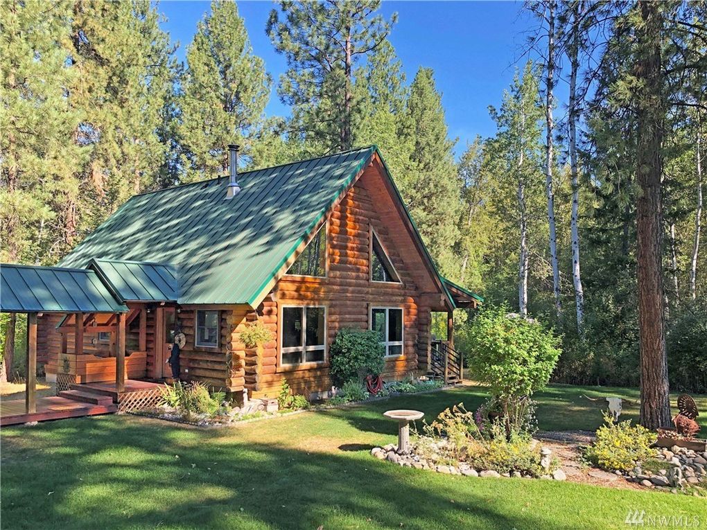 a well-maintained cabin house in Methow Valley